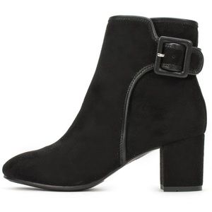 New White mountain black booties Size 7